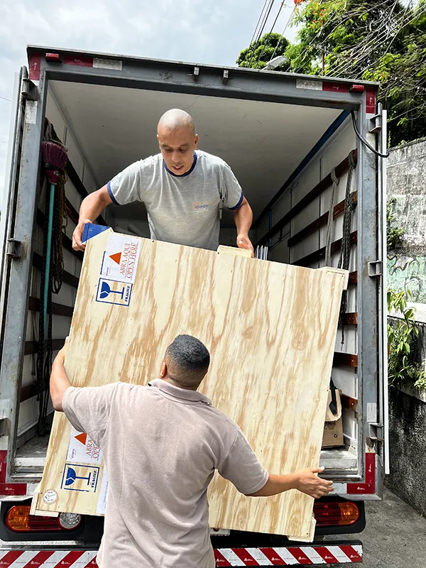 Material doado segue para o Palácio do Itamaraty, Brasília